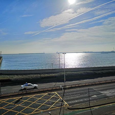 Whole Flat Next To Dover Port With Parking Extérieur photo