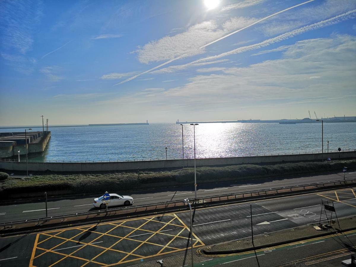 Whole Flat Next To Dover Port With Parking Extérieur photo